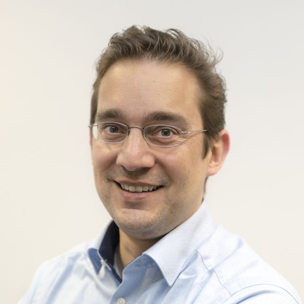 Dr. Tobias Möhlmann